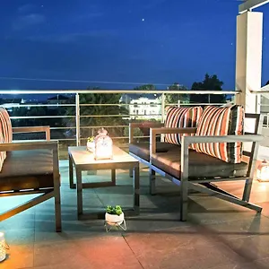 https://aelia-luxury-apartments.hotelschalkidiki.net