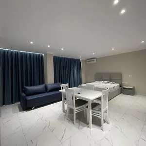 Modern Beachfront Appartamento Sarandë